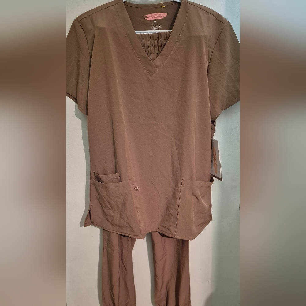 Elite Med Scrub Set Mocha Sz.L NWT